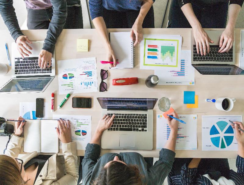 中小企業(yè)適合使用云呼叫中心還是本地部署？