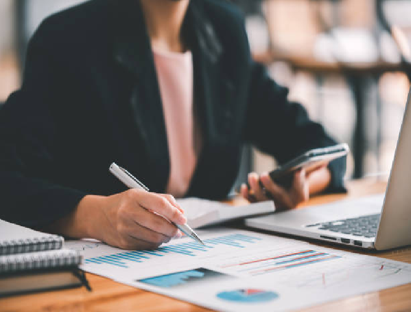 從實(shí)驗(yàn)到規(guī)模化：企業(yè)部署AI客服軟件的成熟度模型